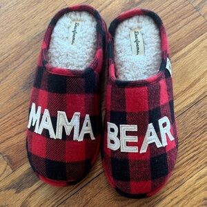 Dearfoams Red and Black Plaid Slippers 9/10